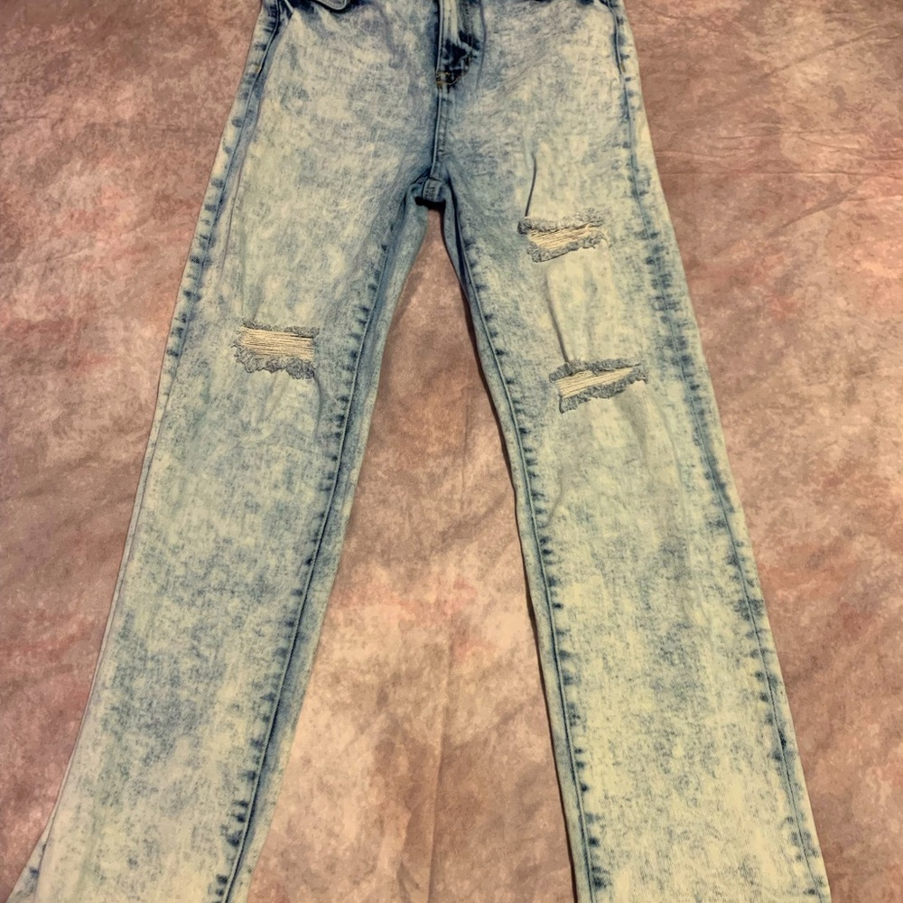 Kendall + Kylie acid wash jeans size 3/26